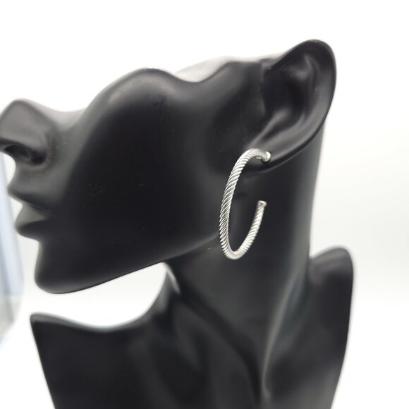 DAVID YURMAN Sterling Silver Classic Cable Hoop Earrings 1.5 inch with Pouch - Picture 3 of 9